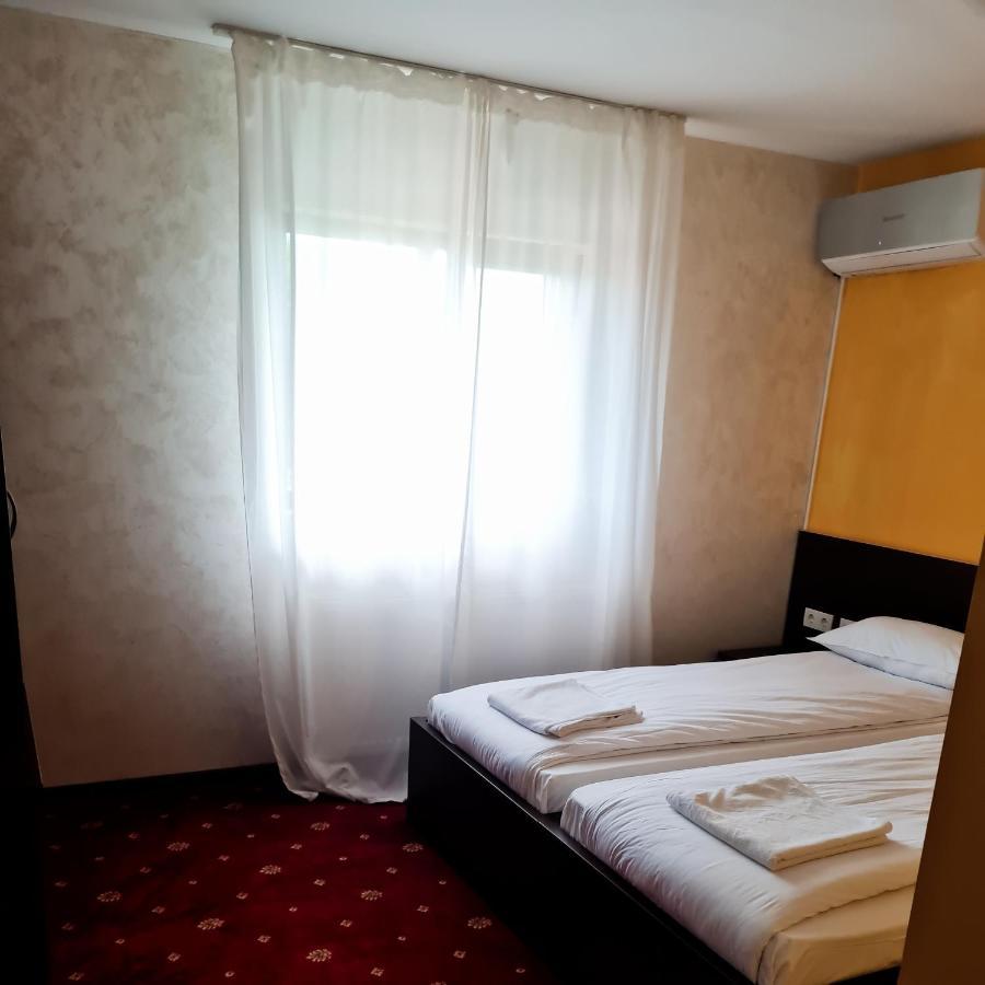 Vila Nicholas Bărcăneşti Buitenkant foto
